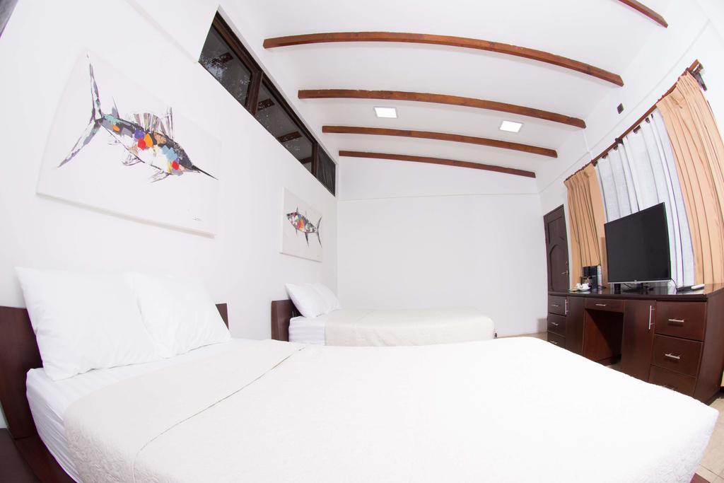 Cafe De Playa Beach Front Hotel 科克 外观 照片